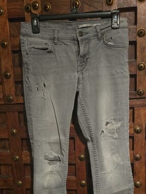 Zara Distressed Women's Grey Jeans